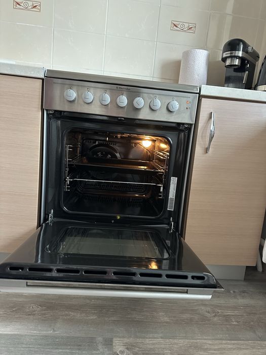 Кухня б/у в хорошем состоянии, полный комплект