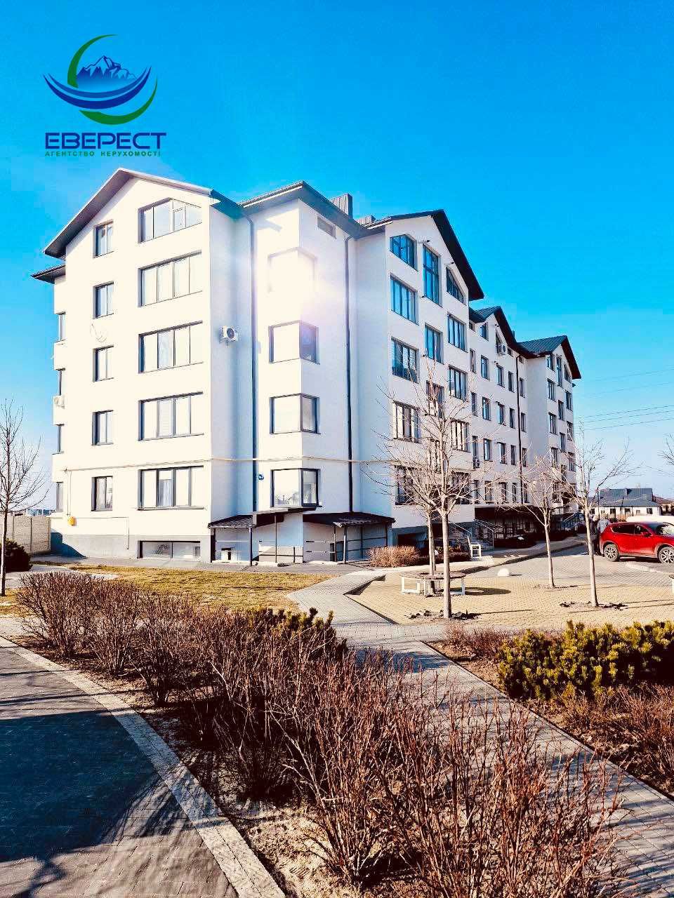Продаж 1-кімнатної квартири з додатковою площею.