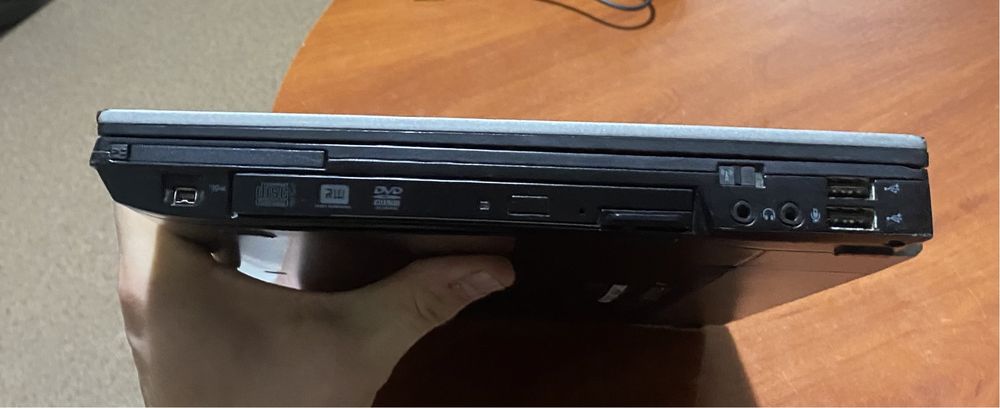 Dell Latitude E6410 13.3"/i5 /4GB RAM/250GB HDD! m3890