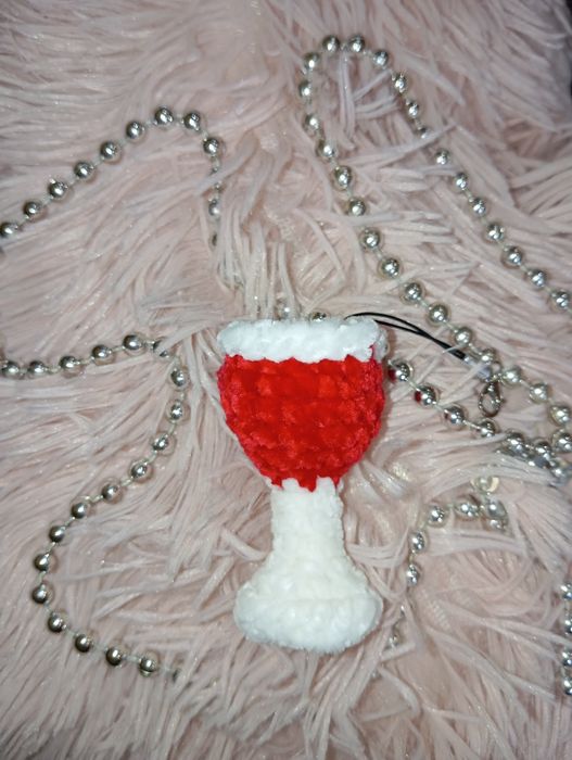 Brelok kieliszek wina na szydełku handmade amigurumi