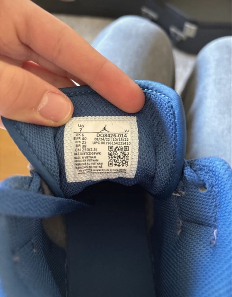 Air Jordan 1 Mid Paris - Tamanho 40