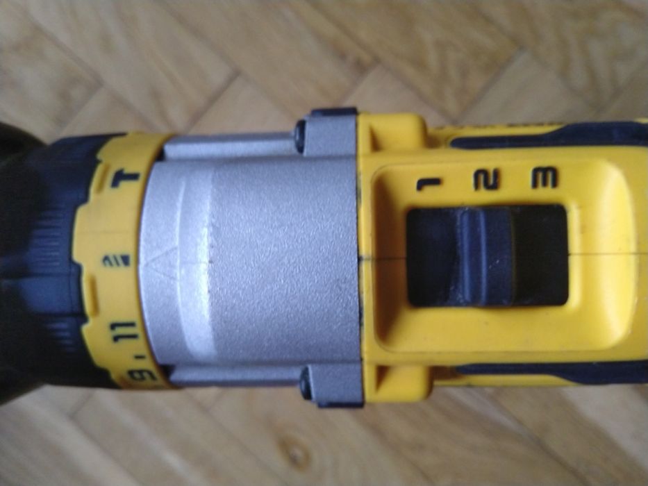 Wkrętarka wiertarka Dewalt DCD999 18V 126 Nm 3-biegi udar aku 5AH