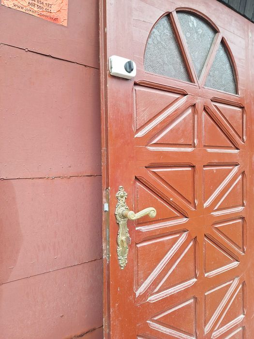 Drzwi drewniane z szybka ozdobna 95cm z mosiezna klamka