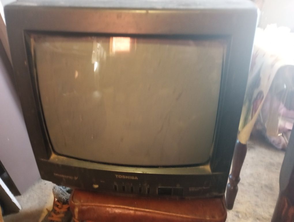 Продам 2 робочих телевізора