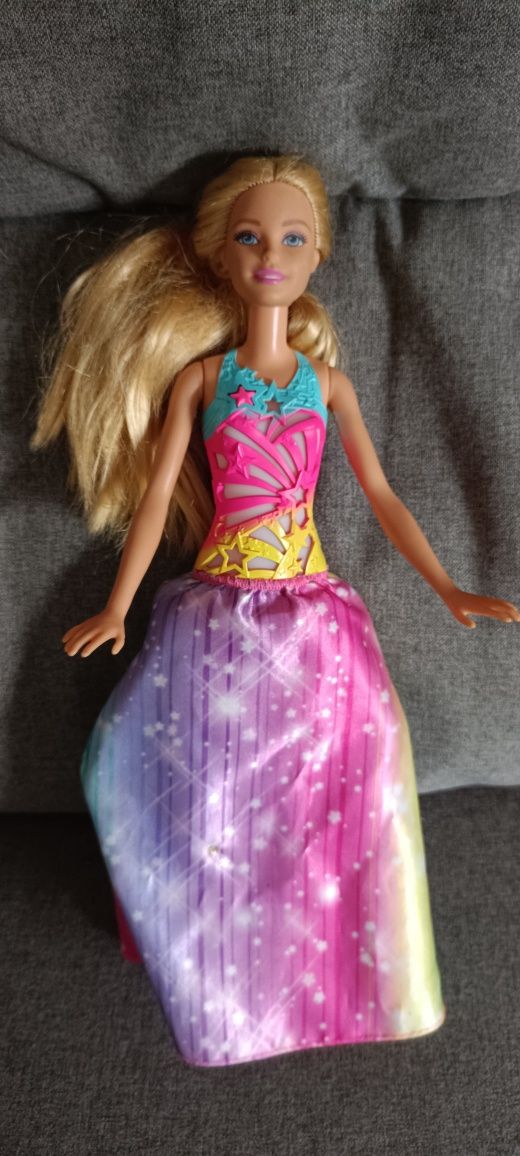 Bonecas Barbie Aurora e fada