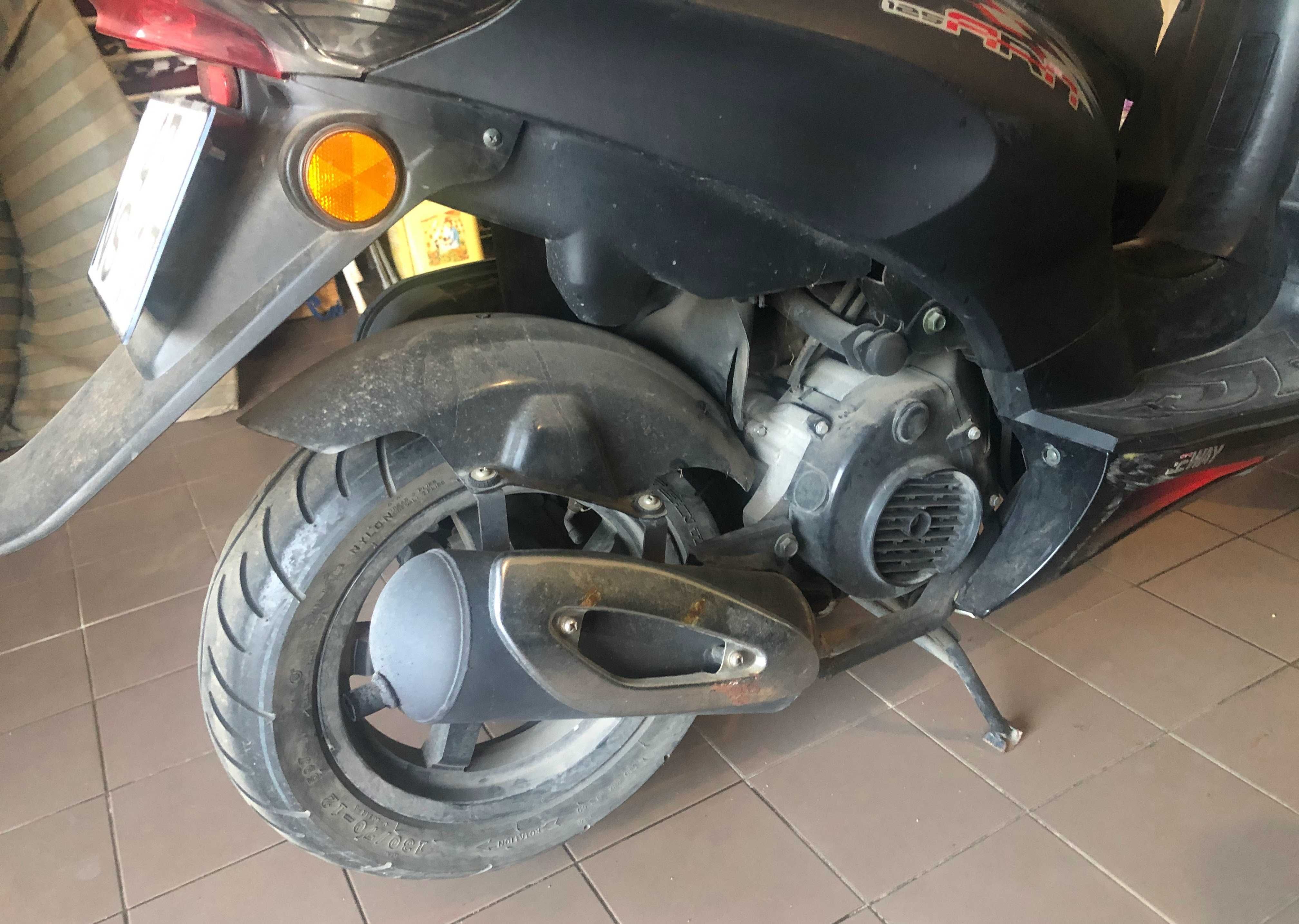 Mota 125 Keeway, pouco uso e de garagem