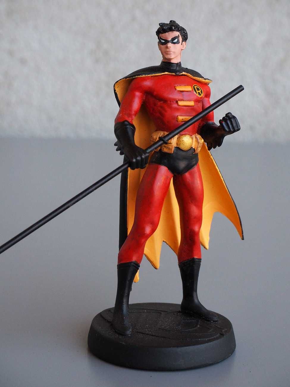 Estatueta DC Comics pintada à mão - Robin
