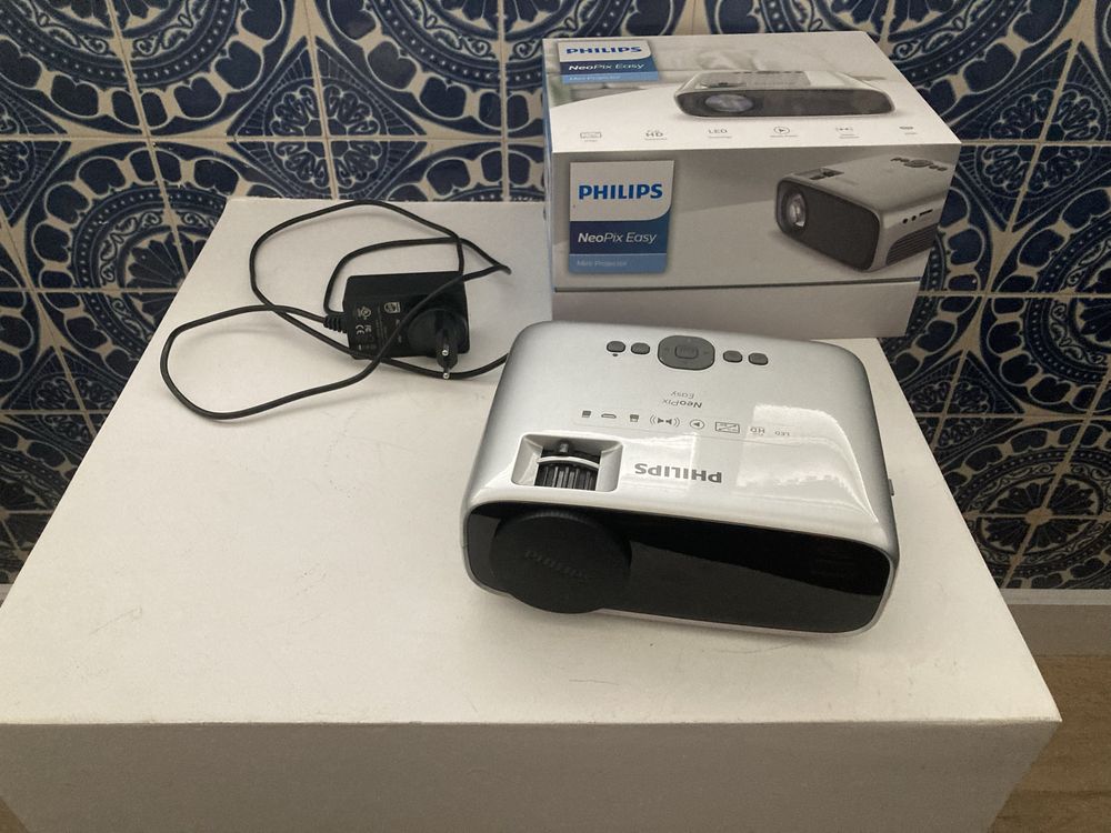 Projetor FullHD Phillips NeoPix Easy
