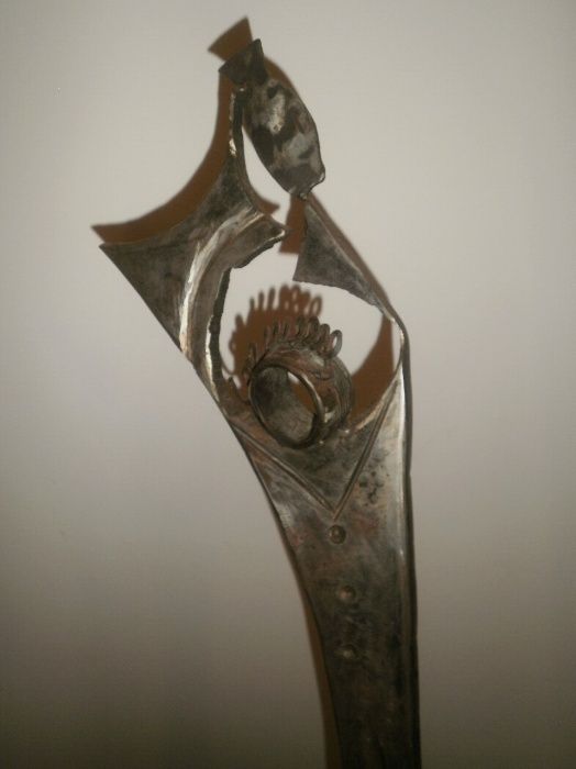 Escultura em ferro-assinatura gravada MAWETE ? ( Patrício Mawete?)