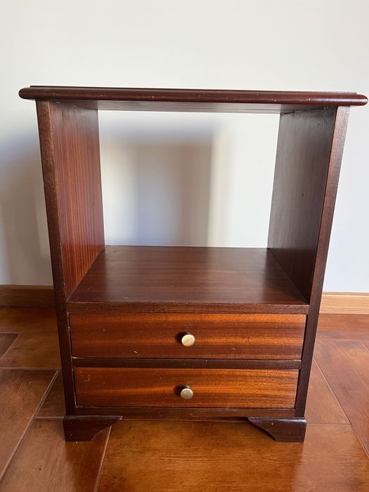 Mesa de cabeceira madeira