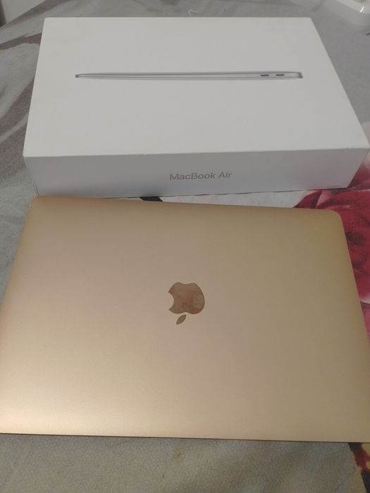 Макбук аір 13"  Gold Core i5/8 акумулятор 114 циклів