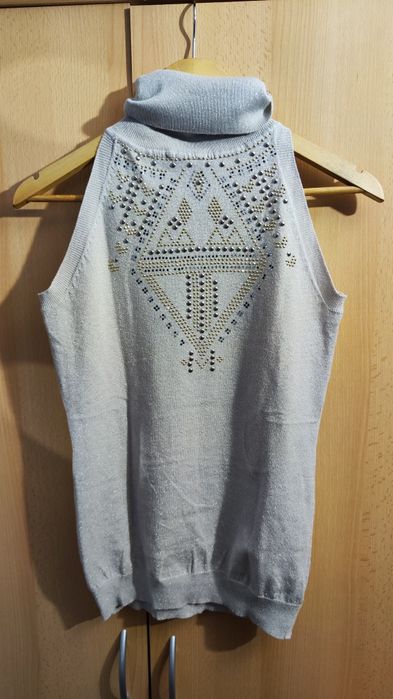 Półgolf z błyszczącą nitką M & V