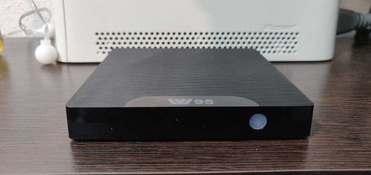 Медиаплеер W95 tv box 1/8 Гб Android 7.1.2