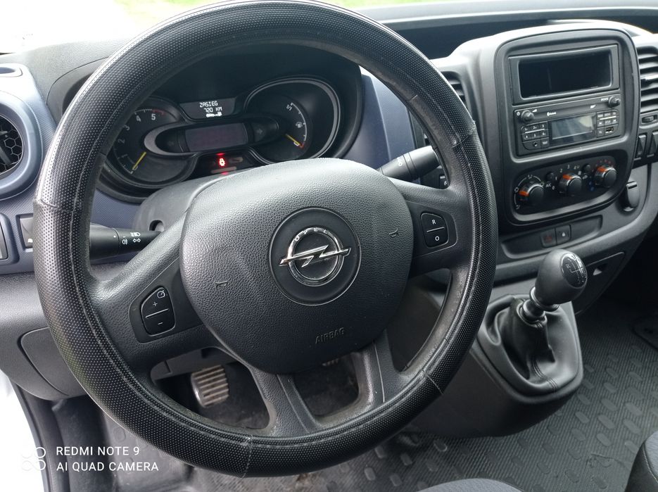 Opel Vivaro 9 osobowe wersja długa Polski salon 1.6