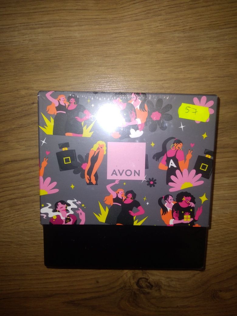 Zestaw damski Little black dress gigtset z avonu
