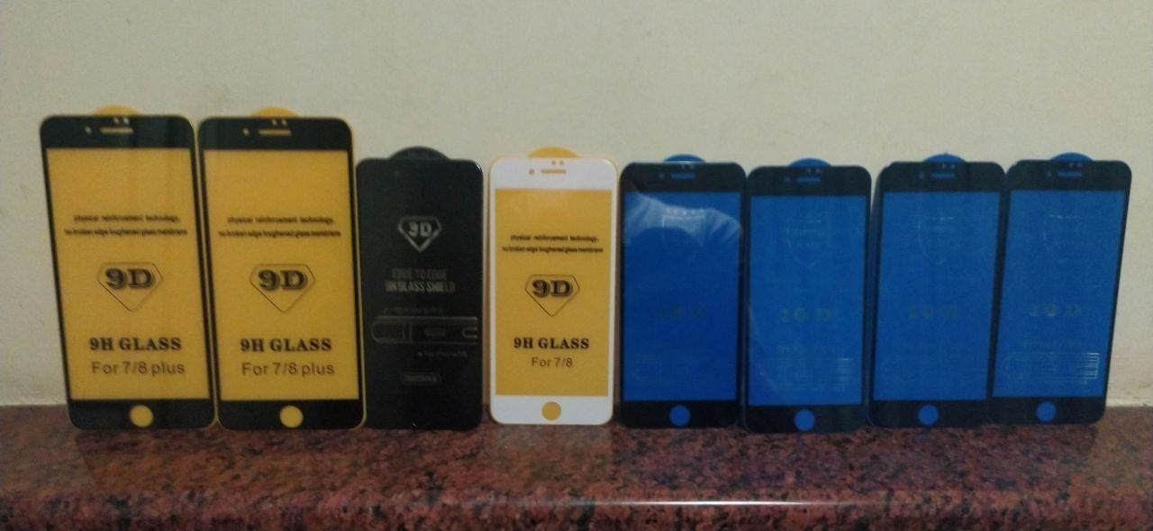 Продам коробку з чохлів та скла на різні моделі
