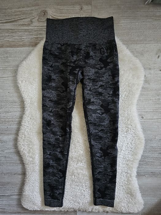 Legginsy Gymshark Camo Rozmiar XS Moro Spodnie Czarne