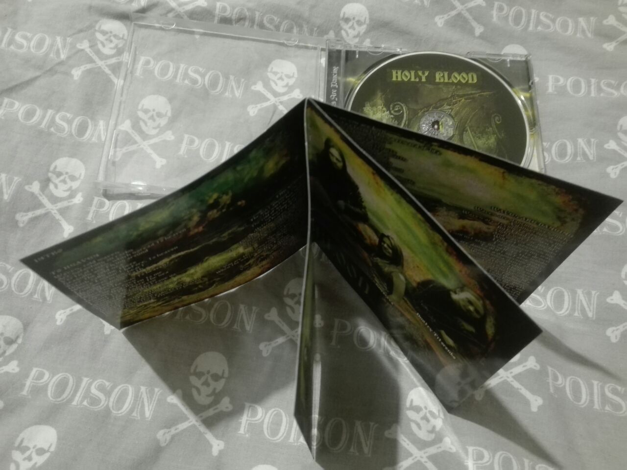 CD HOLY BLOOD - Waves are Dancing (2004)