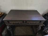 Mesa estilo Império com 2 gavetas