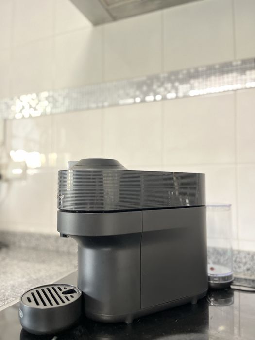Máquina Café DELONGHI Nespresso Vertuo