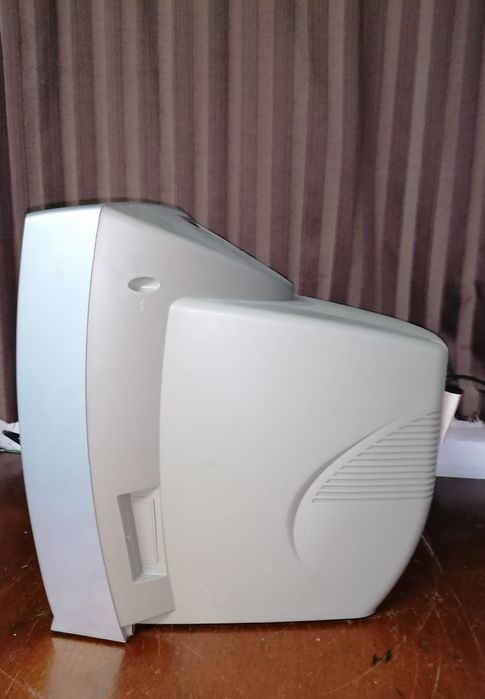 TV Grundig 37cm c/comando