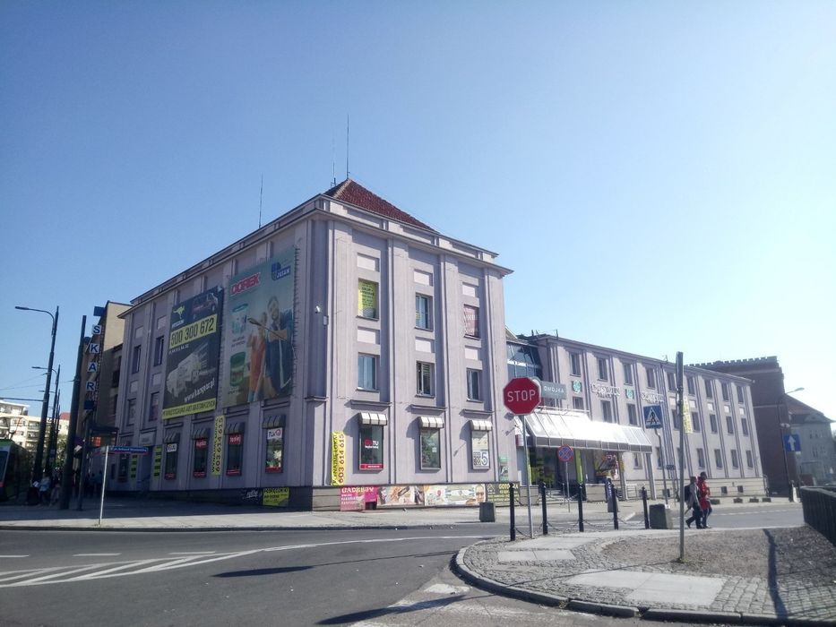 Teren zawnetrzny - budka na lody, kebab  lokalizacja centrum miasta