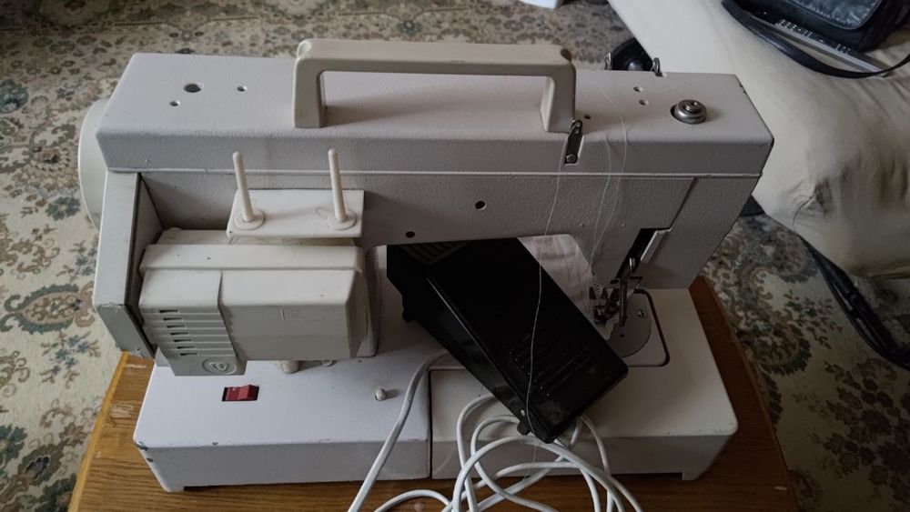 Швейна машинка  Victoria