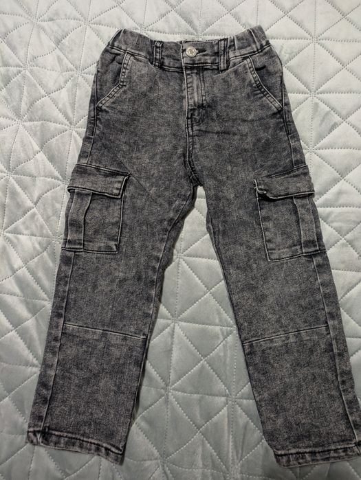 Spodnie jeansy czarne Sinsay rozm.104