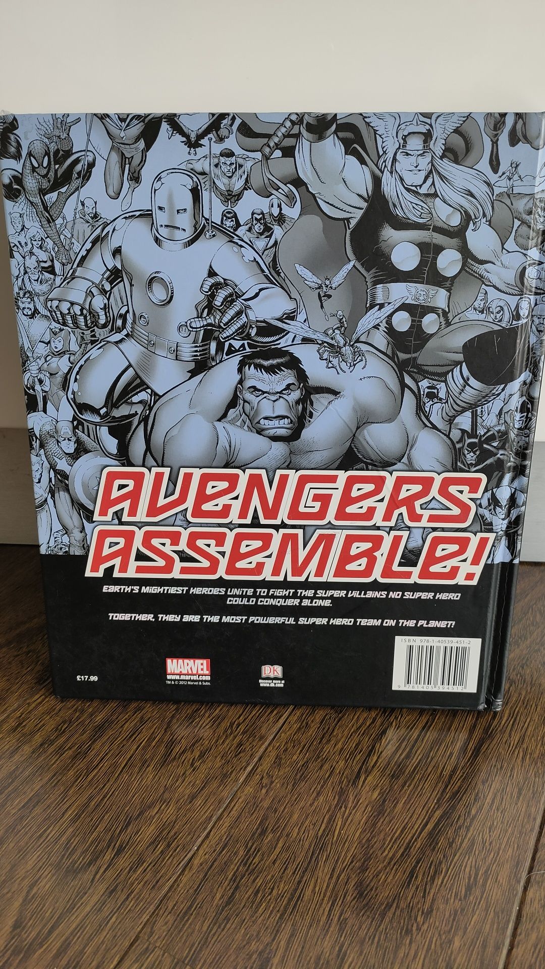 Livro avengers em Ingles