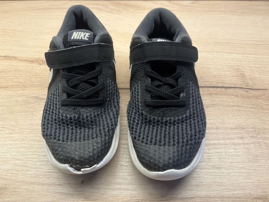 Trampki Nike r. 33 uszkodzone