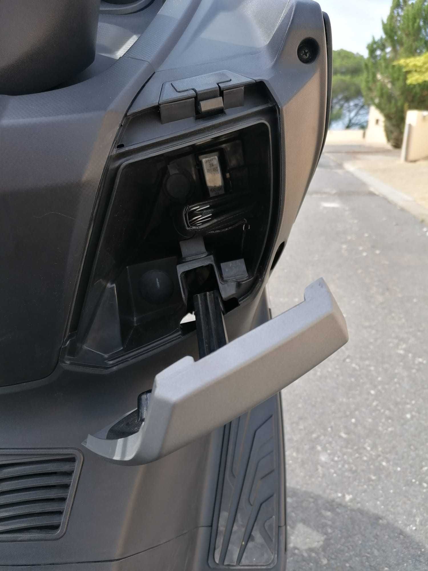 Scooter SYM GTS 300 I /Ano 2018 /20 000 km