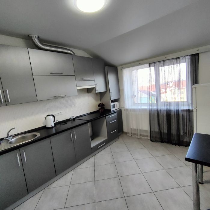 Сучасна квартира в новобуді.Здам на Нов рік..погодинно. подобово автов