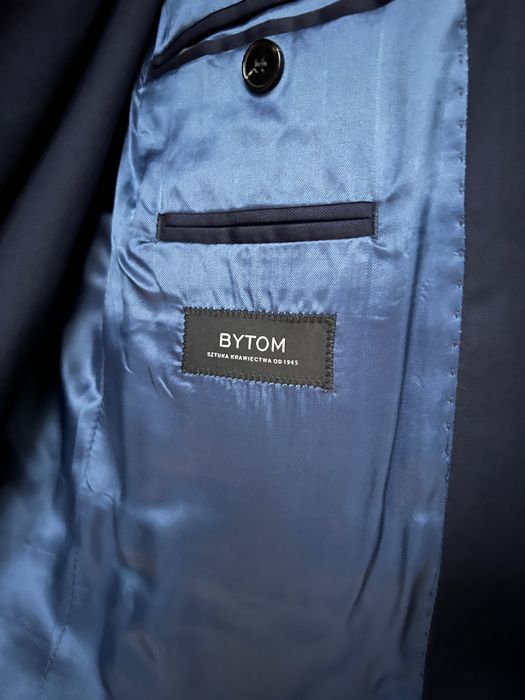 Męski garnitur Bytom, granat, 182/104 marynarka, 182/96 spodnie.