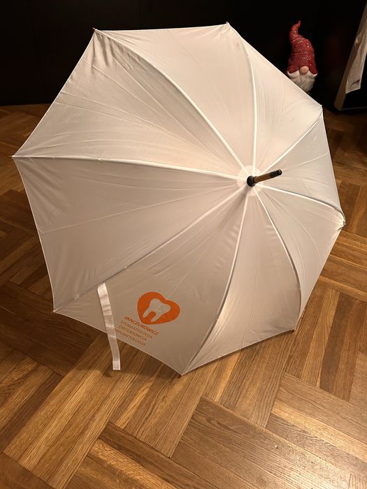 Nowa, duża, biała parasolka