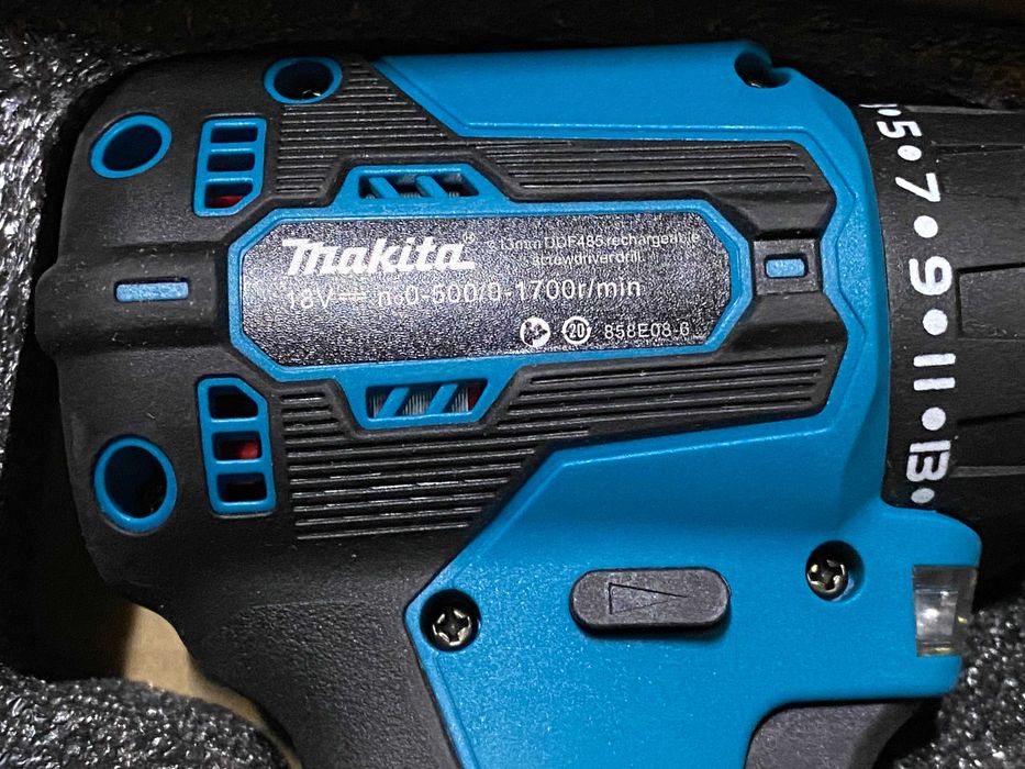 Акумуляторний шуруповерт Makita DDF487 DDF485