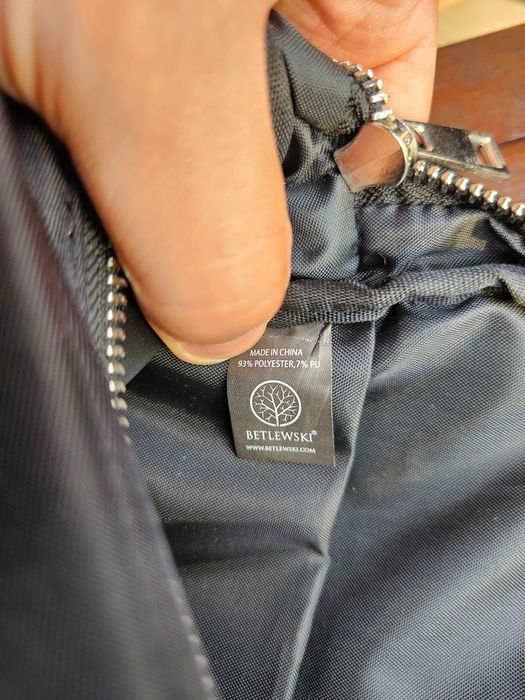 BETLEWSKI czarna torba męska saszeta na ramię sportowa saszetka