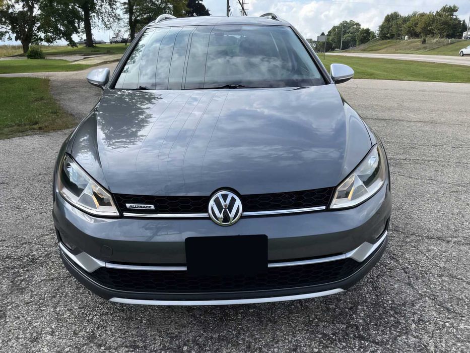 Volkswagen Golf      2017