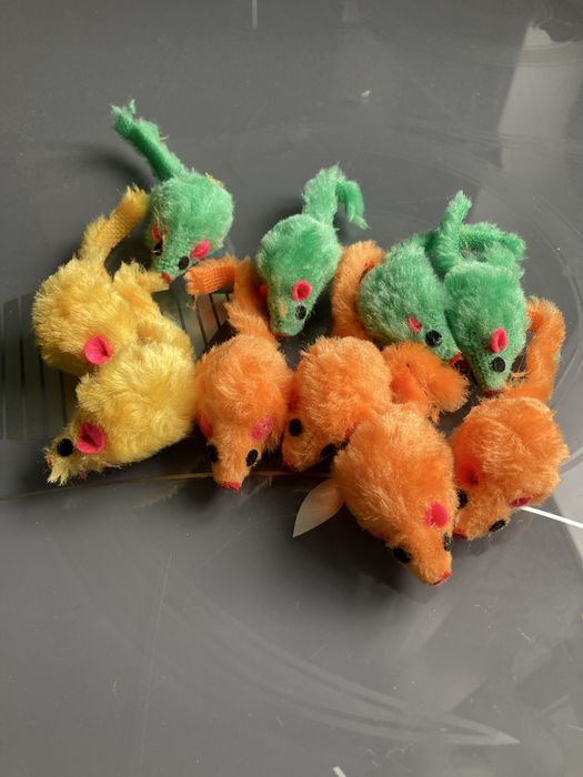 Zabawka pluszowa myszka dla kota.