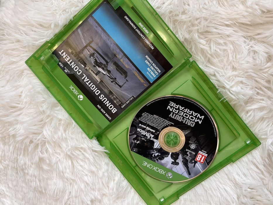 Продам call of duty modern warfare i Diablo 3 Xbox one