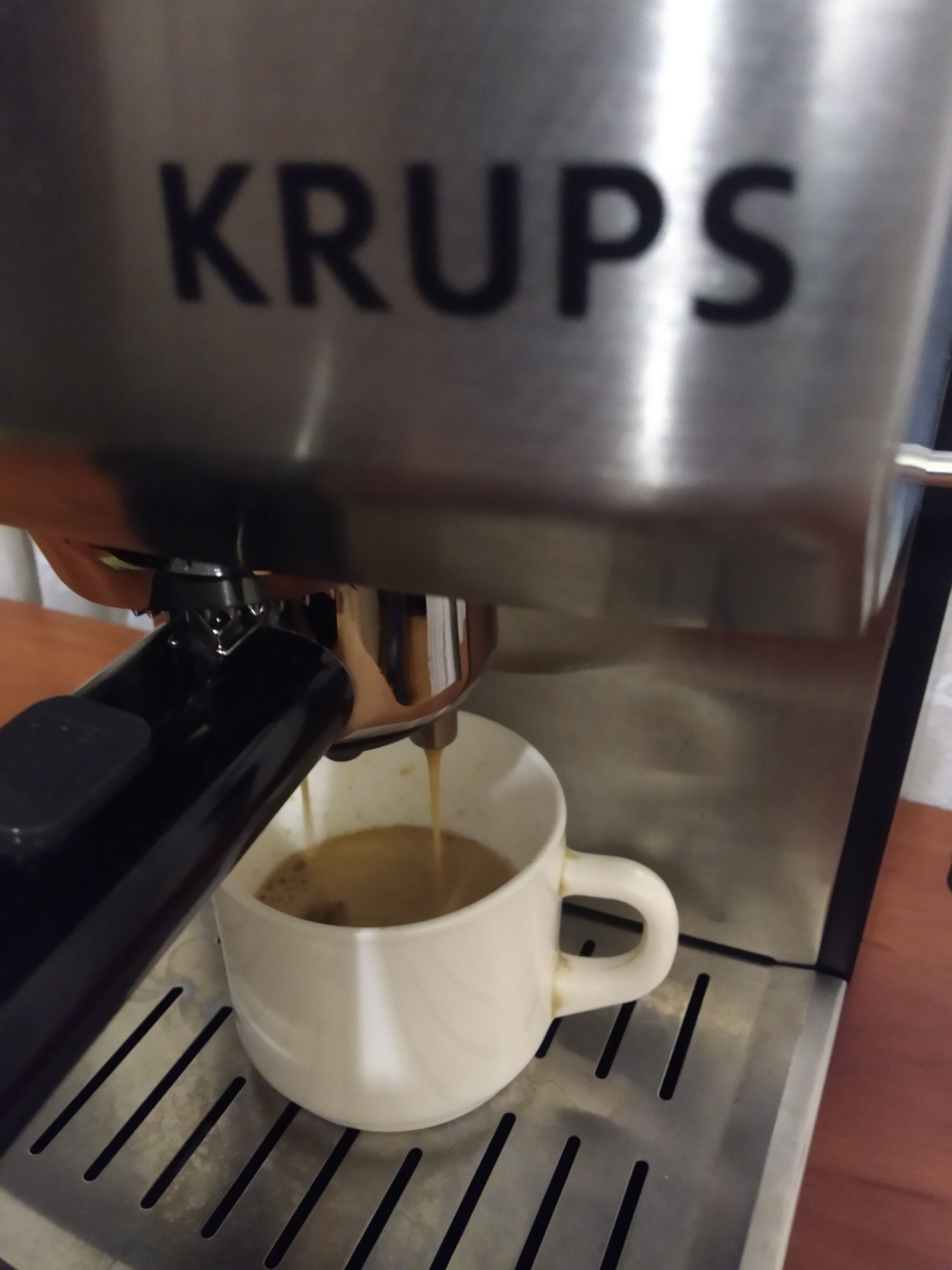 Кофеварка рожковая эспрессо Krups XP 5240