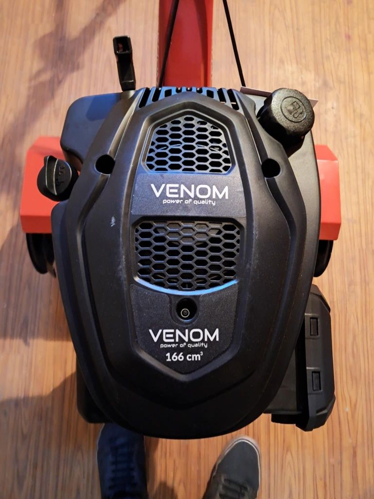 Glebogryzarka venom