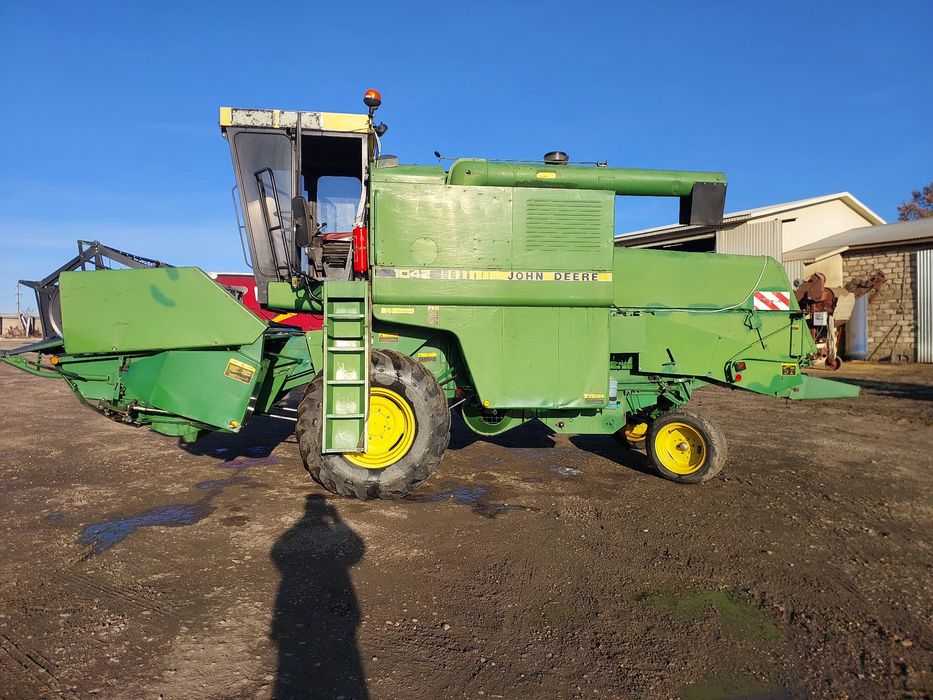 Комбайн john deere 1042 техніка в  доглянутому стані