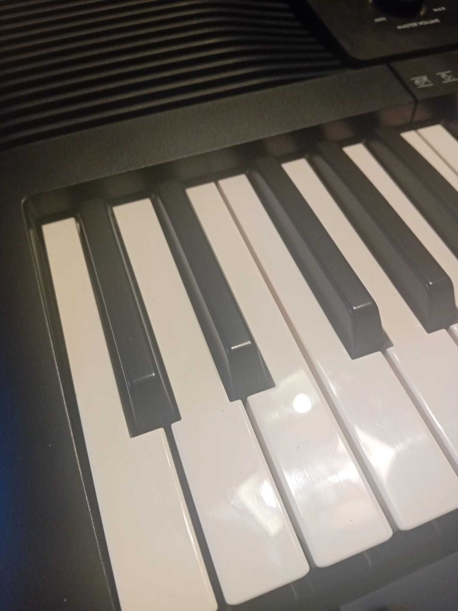 Keyboard Yamaha PSR-E273