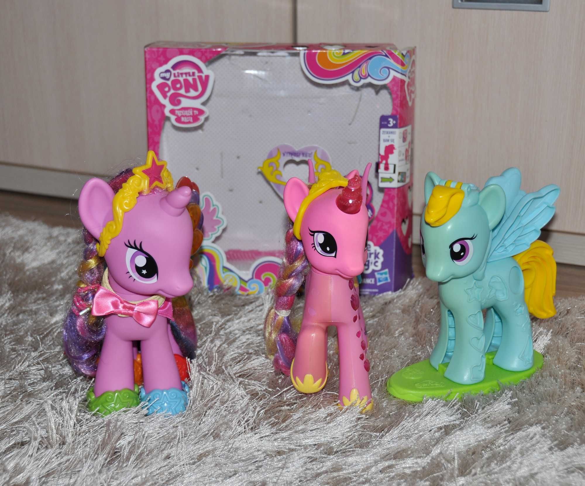 Trzy koniki My Little Pony:Cadance ,Rainbow Dash,Twilight Sparkle