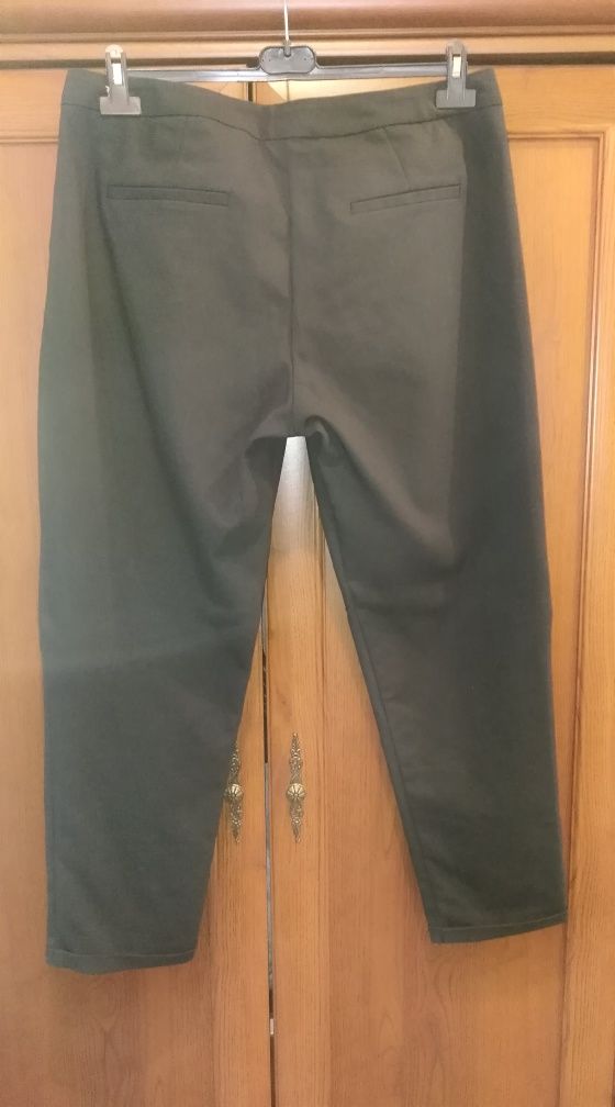 Czarne eleganckie spodnie MOHITO rozmiar 40