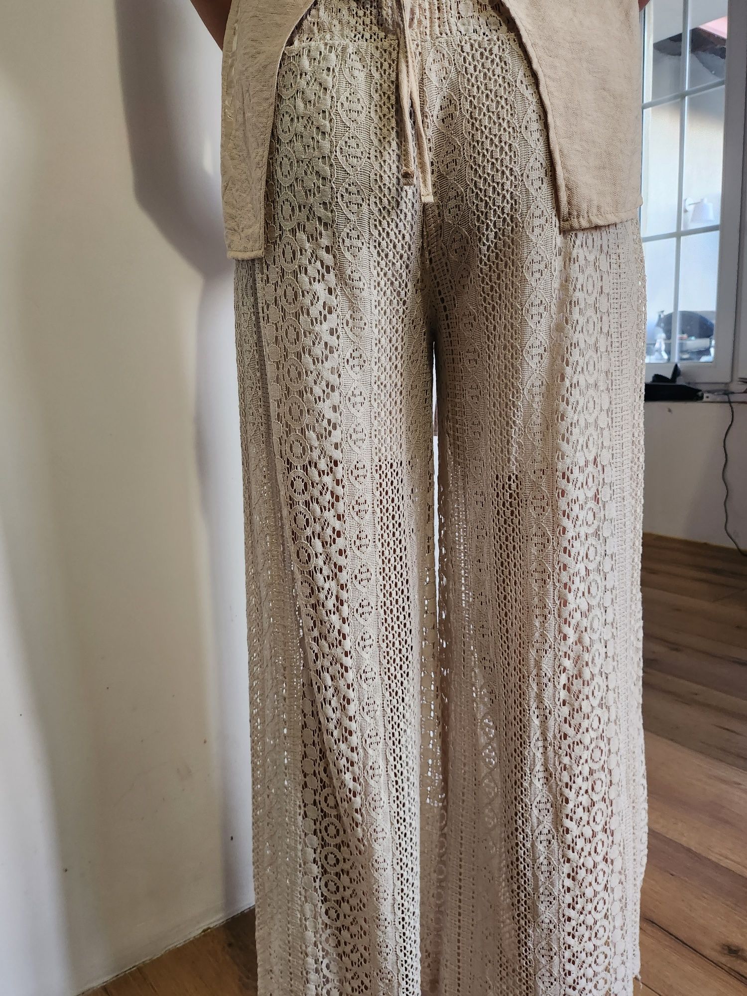 spodnie dzwony koronkowe  Made in Italy