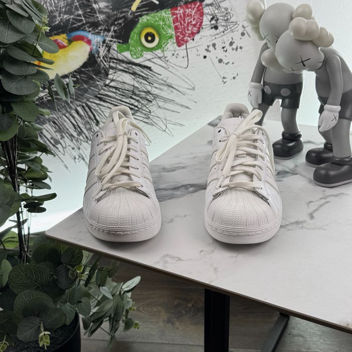 Кросівки шкіряні Adidas Superstar 44.5 розмір E1022