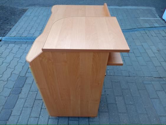 Sprzedam biurko komputerowe