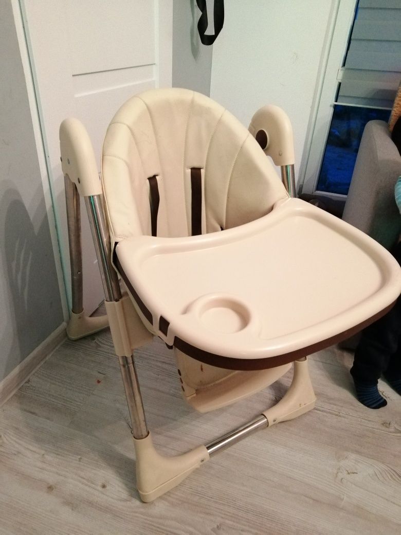 Krzesełko stolik dla dziecka.
