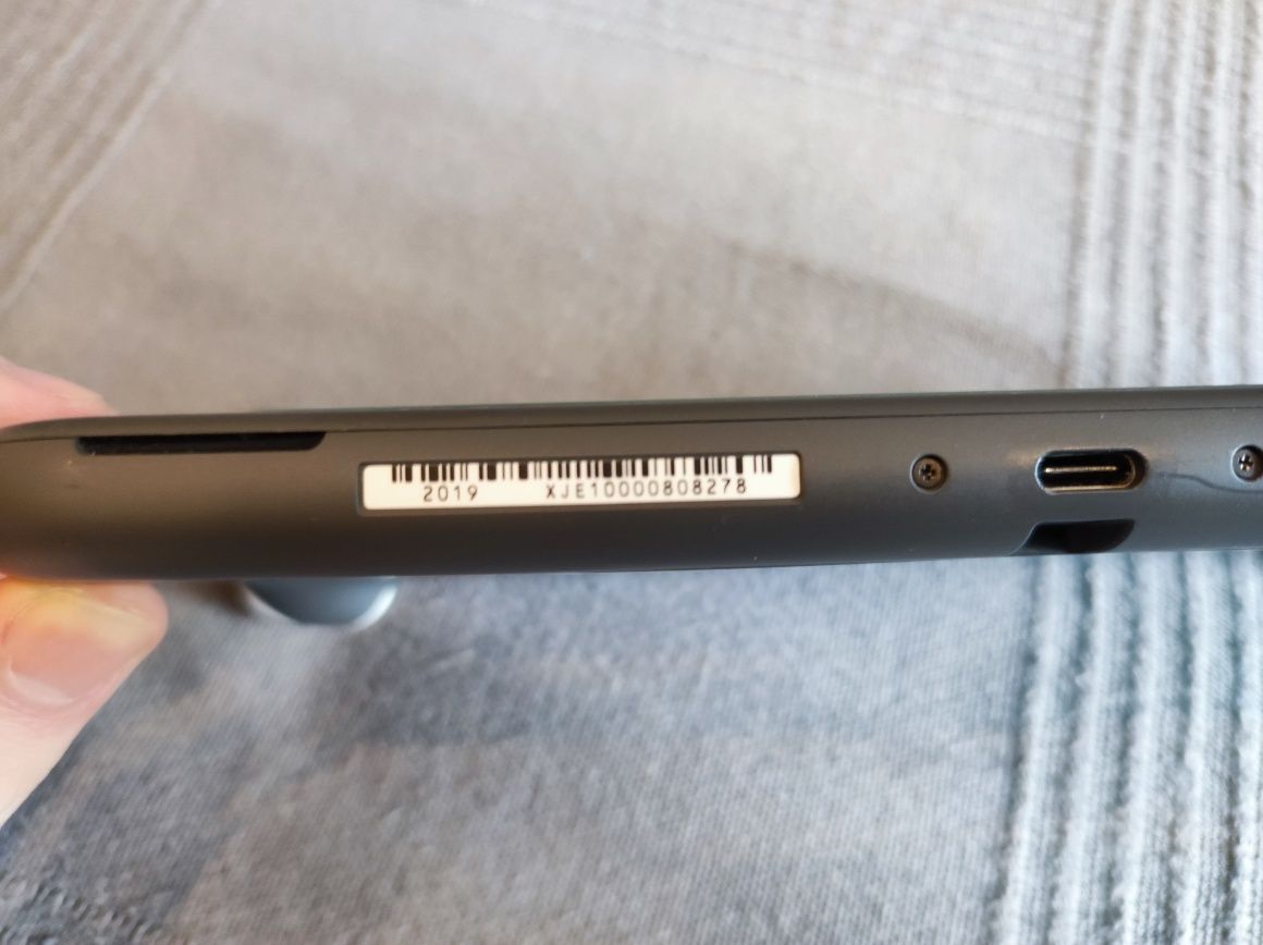 Nintendo Switch lite + gra oraz akcesoria